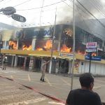 Corpo de Bombeiros de Altamira faz perícia para descobrir causa de incêndio em loja