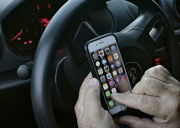 Celular é uma das maiores causas da falta de atenção no trânsito