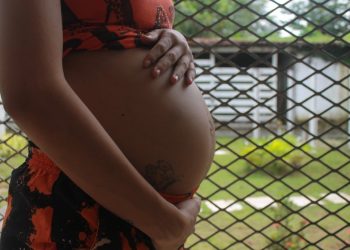 No Pará, mais de 90 mães ganham habeas corpus para cuidar de filhos em prisão domiciliar