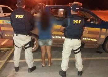 PRF prende em ônibus mulher com mandado de prisão em aberto por estupro