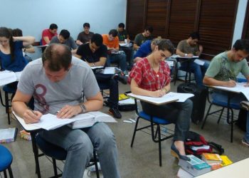 Seduc realiza prova de concurso para professores em 20 municípios neste domingo