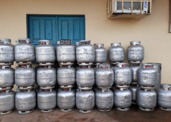 Polícia apreende mais de 40 botijas em operação de combate à venda clandestina de gás