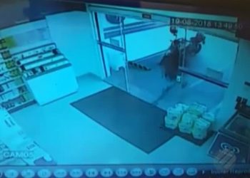 Câmeras de segurança registram assalto a farmácia em Tucuruí