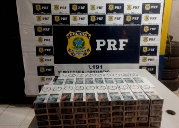 PRF apreende mais de 900 maços de cigarro e prende uma suspeita por contrabando em Santarém