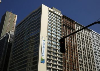 Eletrobras aprova edital para venda de 71 participações societárias