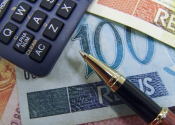 Orçamento de 2019: governo propõe salário mínimo de R$ 1.006 e prevê alta de 2,5% no PIB