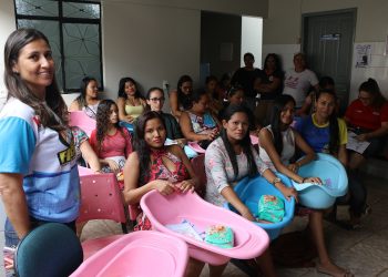 Lions entrega kits de natalidade para gestantes do bairro Premem