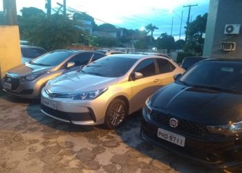Polícia Civil recupera mais quatro carros furtados por quadrilha suspeita de assaltar agências bancárias