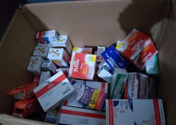 Denúncia leva polícia a prender dupla que vendia cigarros e remédios contrabandeados no PA