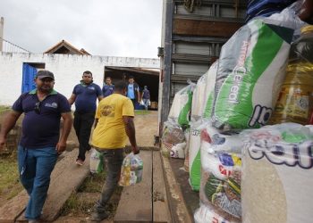 Desabrigados com cheias nos rios em Anapu e Pacajá recebem doações da Norte Energia