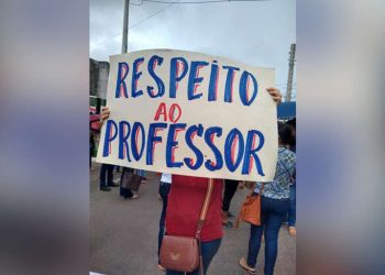 Professores estaduais farão paralisação dia 22 e cobram ao governo que pague o piso nacional