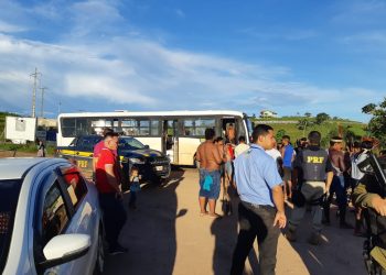 Índios liberam a BR-230, mas dizem que vão voltar a bloquear a rodovia nesta segunda-feira, 29.