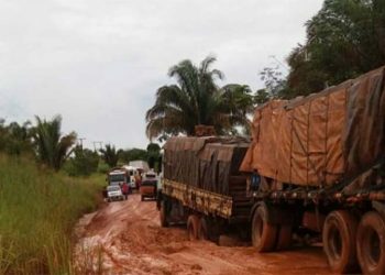 BR-422, fica conhecida por estrada de lama no sudeste paraense
