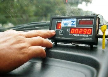 Taxistas tem até o dia 19 de abril para implantação de taxímetro
