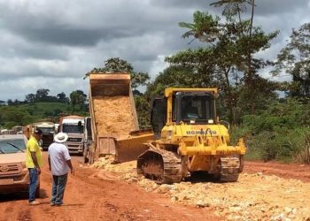 Obras de pavimentação na BR-163 são retomadas após período de chuvas no sudoeste do Pará