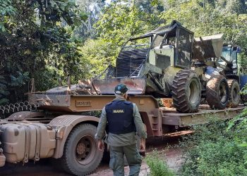 Ibama apreende maquinários e equipamentos usados em exploração ilegal de madeira em Santarém