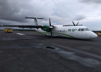 Avião da MAP faz pouso de barriga no aeroporto de Manaus e voos são suspensos