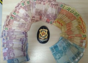 Polícia desarticula ponto de tráfico de drogas e apreende quase R$ 2 mil em Marabá