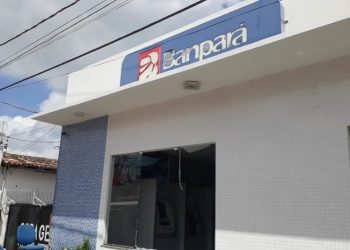 Grupo com 20 criminosos rouba dois bancos e faz reféns em Acará