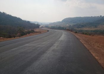 Obras de pavimentação na BR-163 chegam a 14km e 8º BEC intensifica ritmo dos serviços