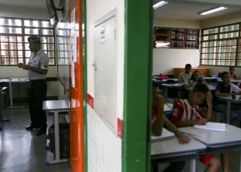 Estados e municípios têm cinco dias para manifestar interesse por escolas cívico-militar