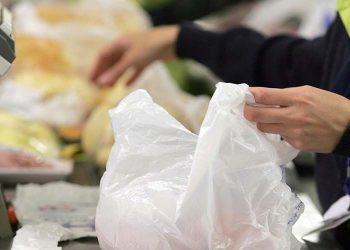 Projeto que recolhe sacolas plásticas de comércios é aprovado