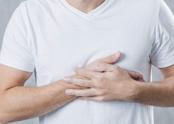 Sintomas de doenças cardiovasculares podem variar entre mulheres, idosos e diabéticos