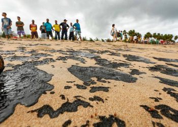 Esquema preventivo de combate às manchas de óleo na costa atlântica é montado no Pará