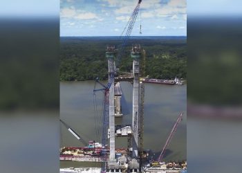 Etapa final: cabos da ponte Rio Moju começam a ser instalados