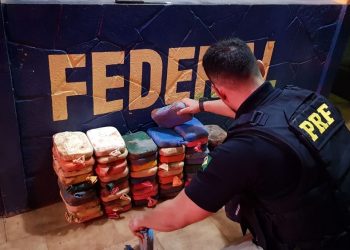 PRF apreende 58kg de droga e munições durante fiscalização na BR-230, no Pará