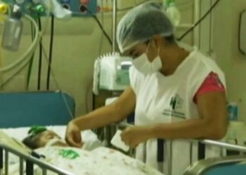 Gêmeas dormem desde que nasceram há seis meses em Rendenção