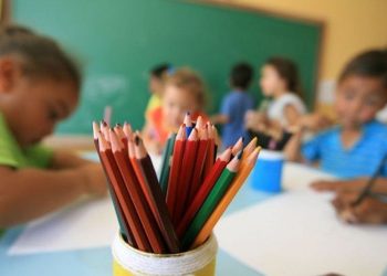 Procon reúne com órgãos para coibir abusos na mensalidade escolar