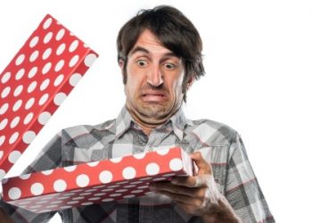 Não gostou do presente de Natal? Confira seus direitos na troca