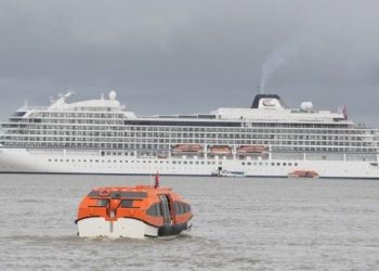 Navio com 1,2 mil turistas estrangeiros atraca em Belém