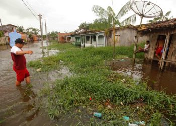 Tempo chuvoso aumenta risco de contaminação por leptospirose, alerta Sespa