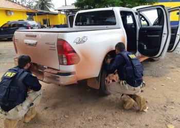 Caminhonete furtada na Paraíba, com placa de Pernambuco, é apreendida na rod. BR-230, no Pará