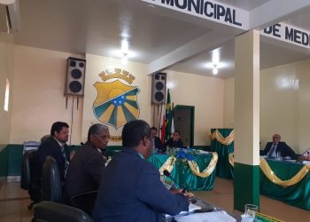 Vereadores derrubam vetos do prefeito de Medicilândia