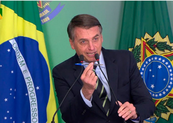 Bolsonaro lidera pesquisa para reeleição em todos os cenários, inclusive contra Lula