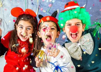 Veja cuidados com bebês e crianças na folia de Carnaval