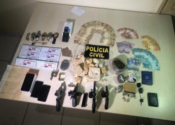 Polícia prende duas pessoas em Altamira e apreende armas, drogas e dinheiro