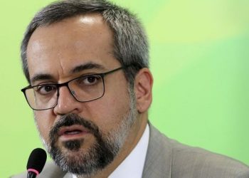 Ministro da Educação divulga relação de escolas cívico-militares para 2020