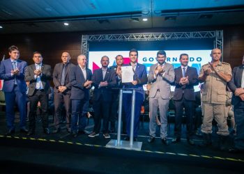 Governo anuncia aumento salarial e de benefícios para PMs e Bombeiros