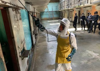Seap promove desinfecção preventiva nas 48 casas penais do Estado