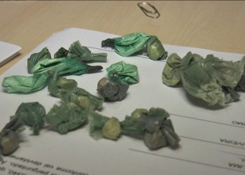 Mulher é presa vendendo droga no Crepurizão