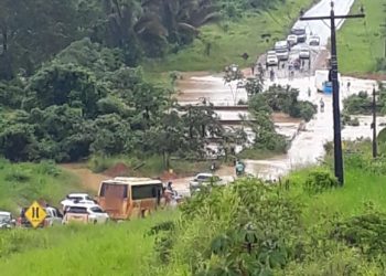 Ponte na Transamazônica, é danificada após igarapé transbordar