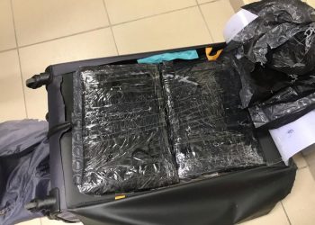 Mulher que embarcaria com filha de cinco anos para Portugal é presa no Aeroporto de Belém por tráfico