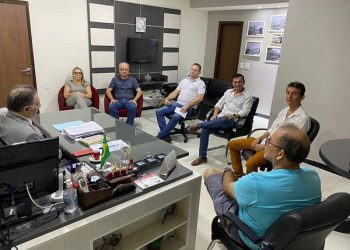 Após reunião, prefeito libera a reabertura do comércio de Altamira