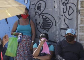 Mortes crescem mais de 200% e ‘lockdown” pode ser decretado nesta terça-feira