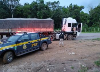 Carreta adulterada é apreendida durante fiscalização da PRF, em Santarém