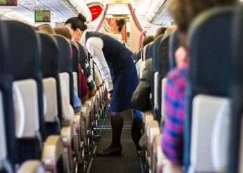 Anac recomenda fim de serviço de bordo em voos nacionais